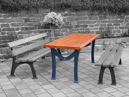 SAALE gusseiserner Tisch