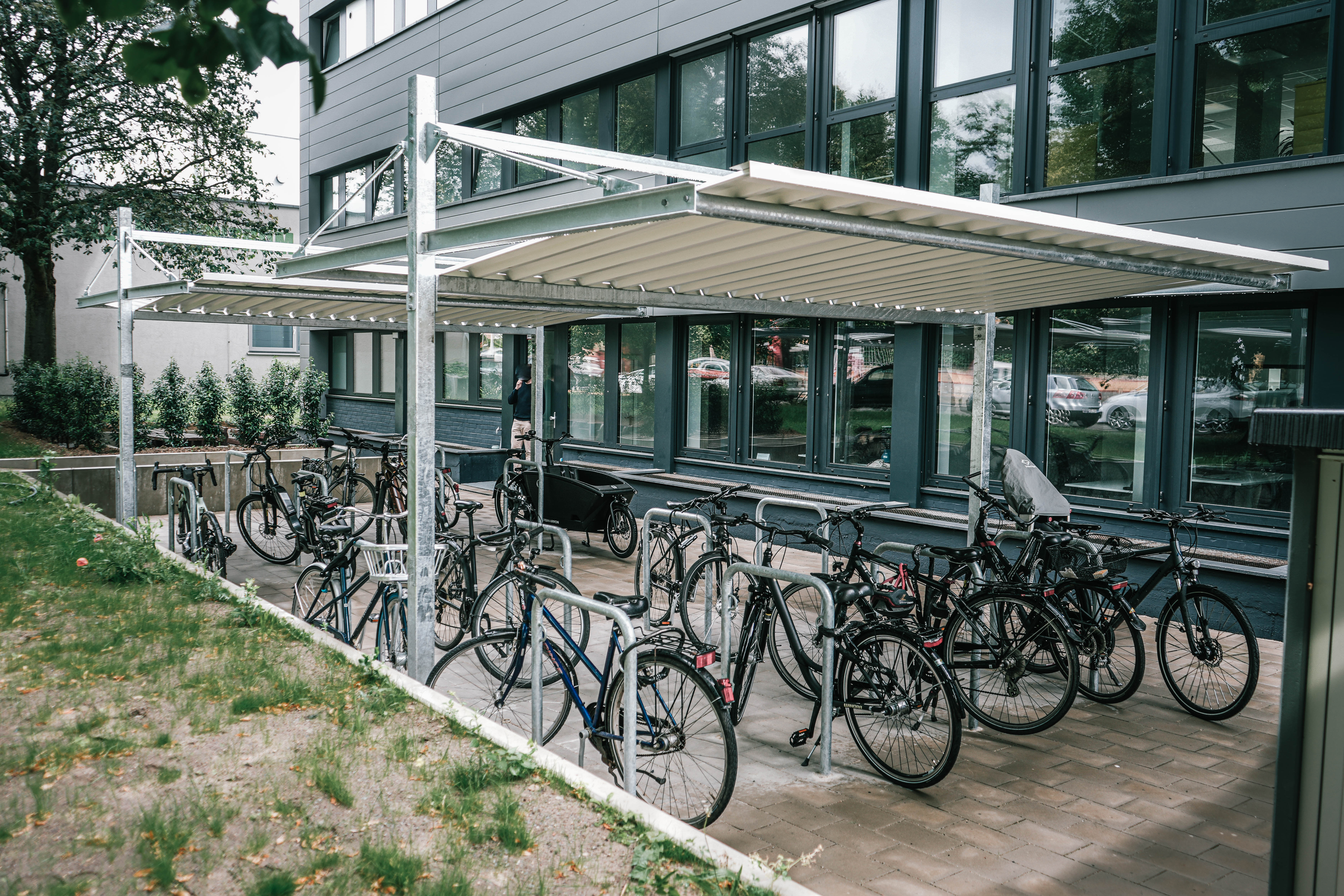 IMPERIA Fahrradüberdachung
