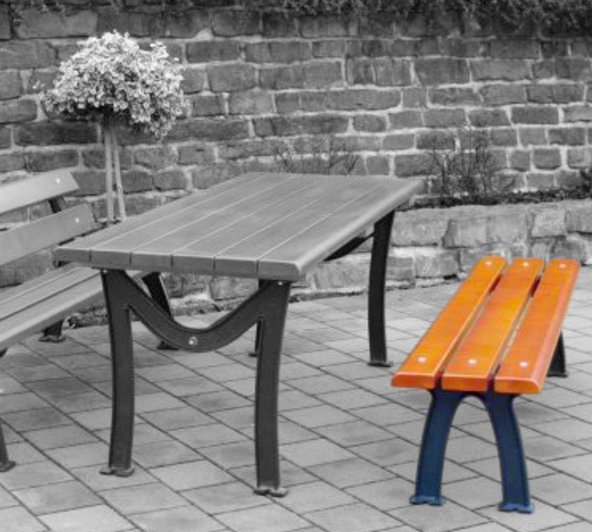 SAALE gusseiserne Hockerbank